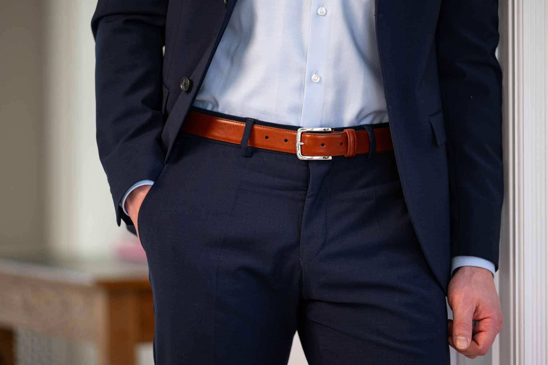 Der perfekte Ledergürtel für jedes Outfit. Ein Modell- & Breitenratgeber für Herren.