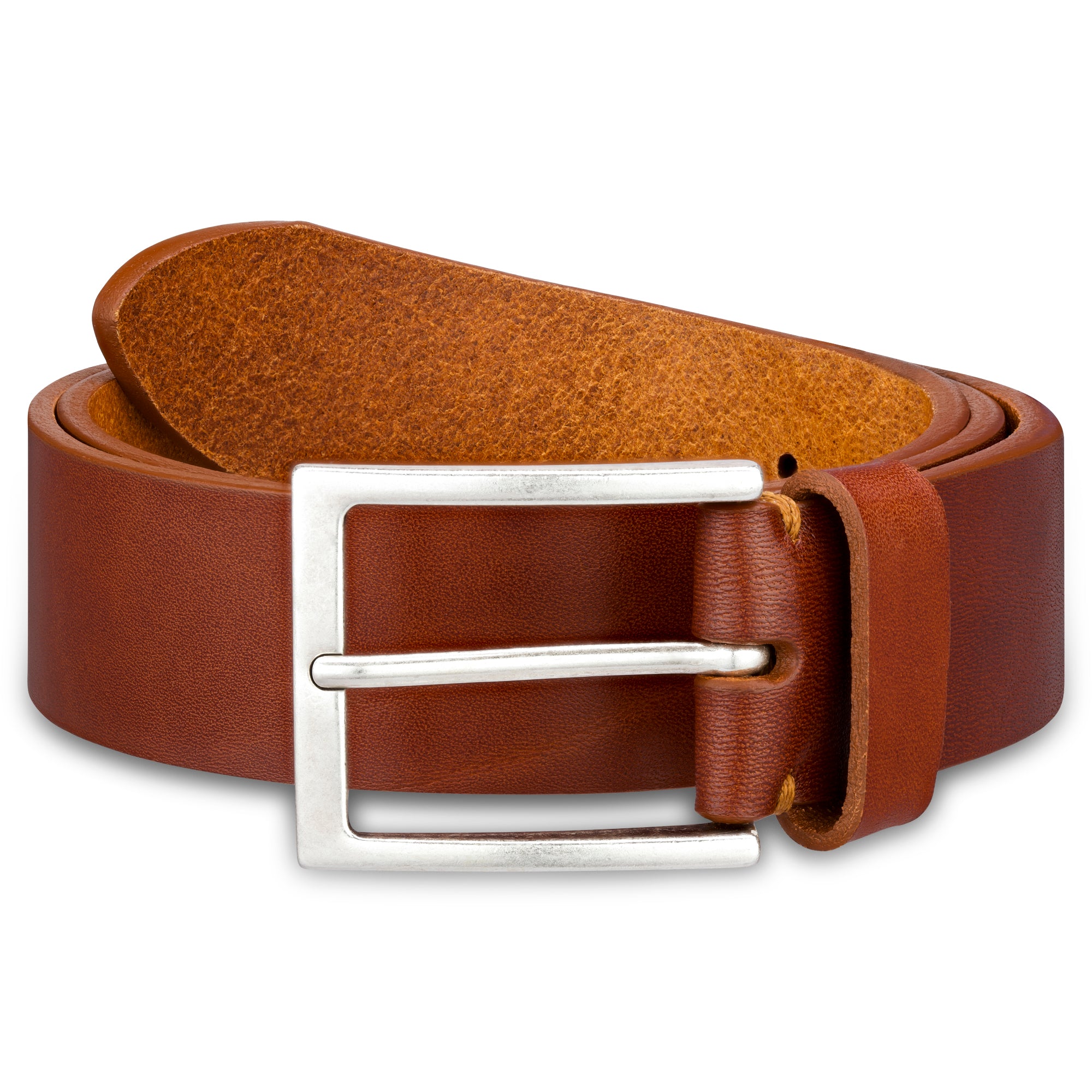 4cm Herren Jeans Ledergürtel in Cognac aus dickem, pflanzlich gegerbtem Leder mit silberner Schnalle. Die Gürtelschnalle ist mit einem dicken Sattlergarn von Hand vernäht.