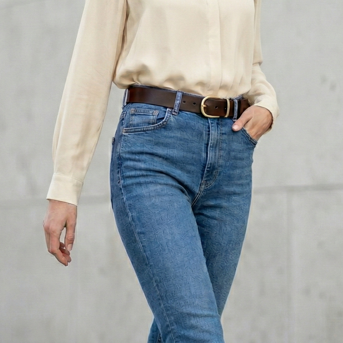 Weicher Jeansgürtel für Damen, Ledergürtel „Antonia" in Braun, 3,5cm breit, goldene Schnalle Satiniert