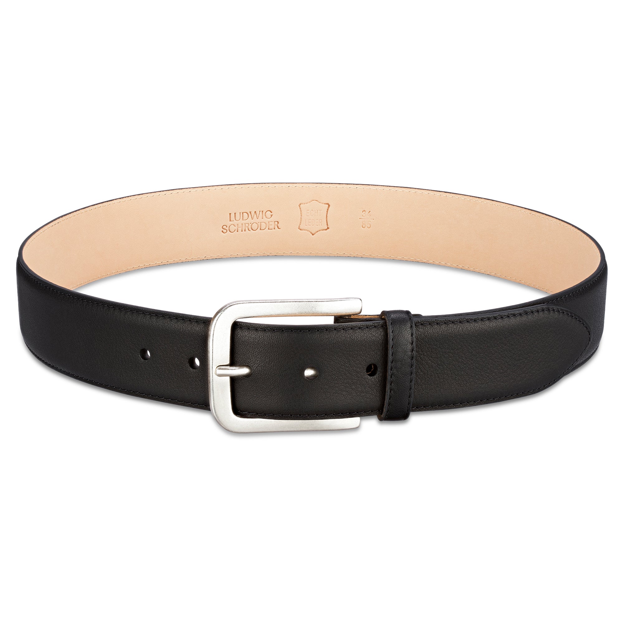 4cm zweilagiger Herren Ledergürtel in schwarz aus weichem Kobel Sattelsitz Leder mit natürlichem Futterleder, bombiert und genäht. Die Kanten sind sauber gefärbt. Schnalle in altsilber.