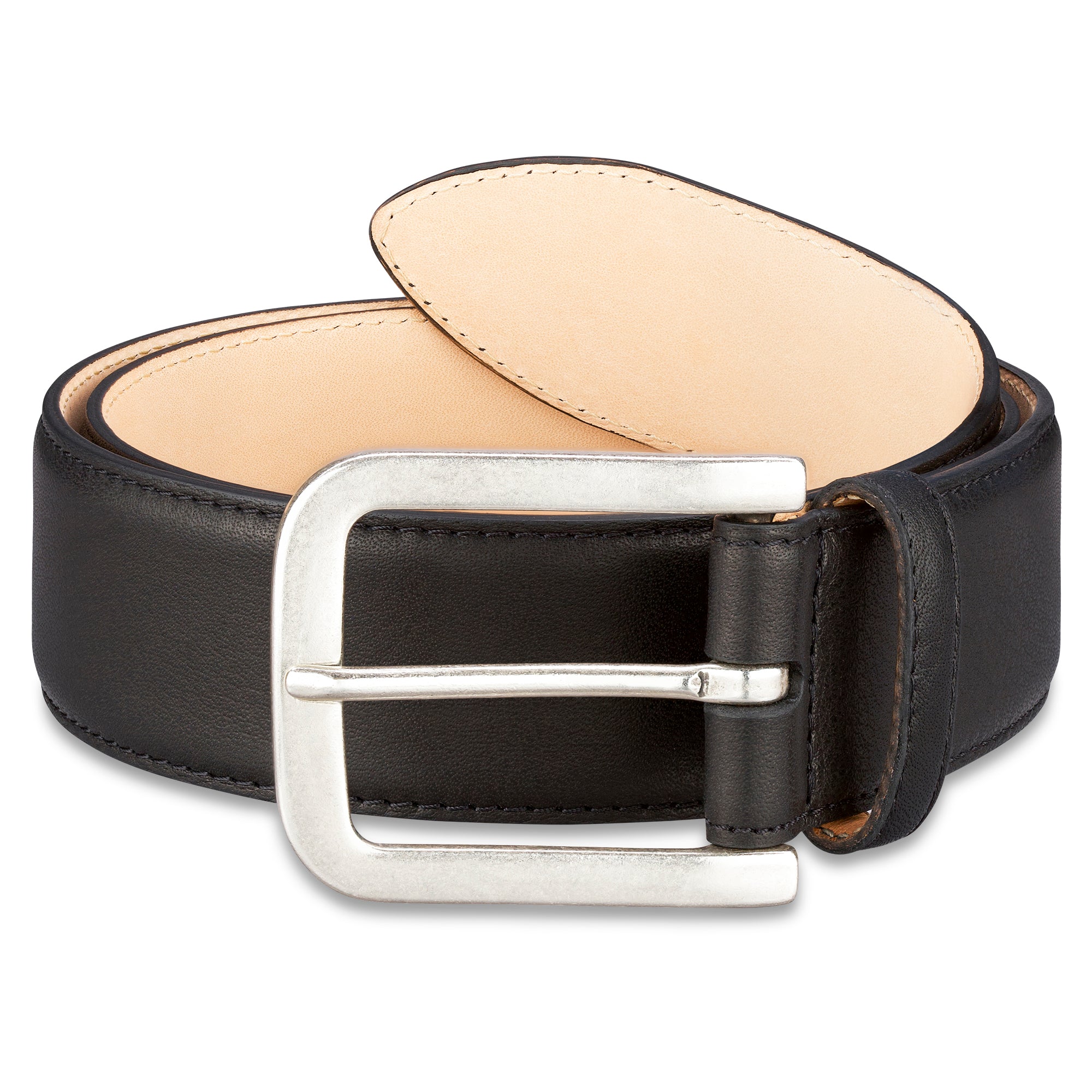 4cm zweilagiger Herren Ledergürtel in schwarz aus weichem Kobel Sattelsitz Leder mit natürlichem Futterleder, bombiert und genäht. Die Kanten sind sauber gefärbt. Schnalle in altsilber.