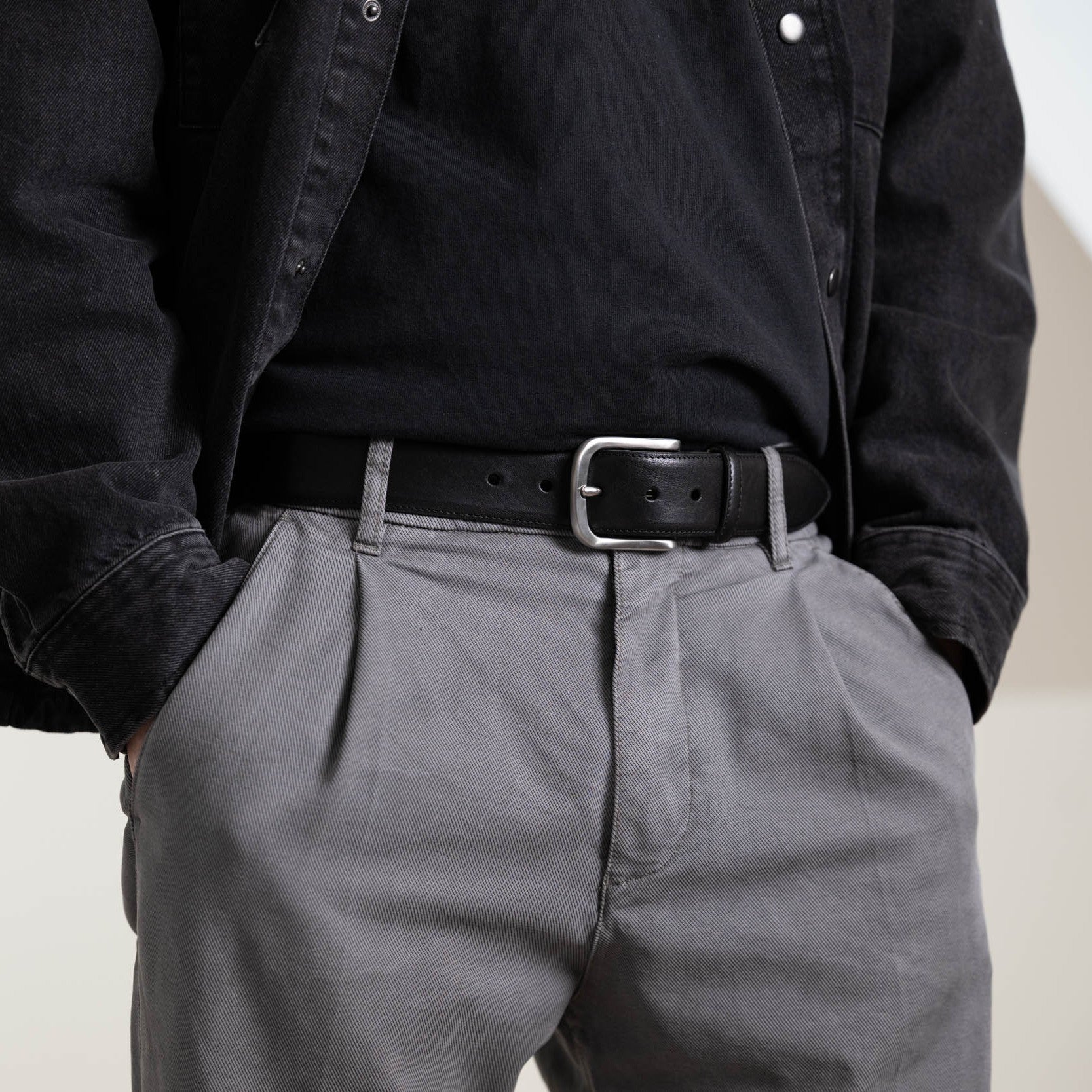 Lebenslang-Gürtel „Hannes“ in Schwarz – 4 cm, bombierter Herren Jeansgürtel mit massiver Edelstahlschnalle